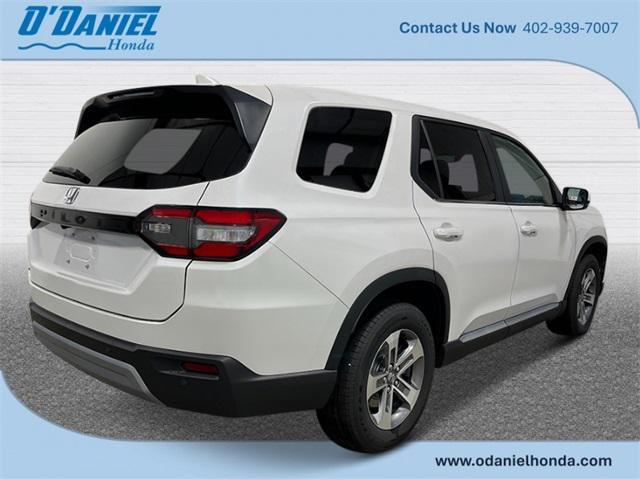 new 2025 Honda Pilot car, priced at $47,550