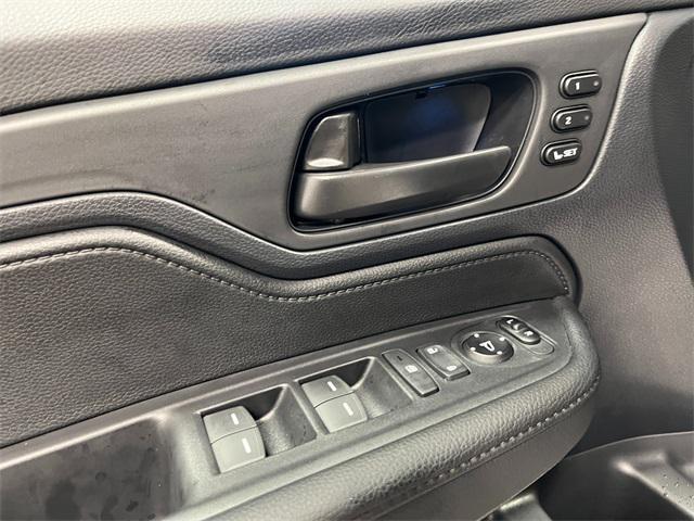 new 2025 Honda Odyssey car, priced at $43,670