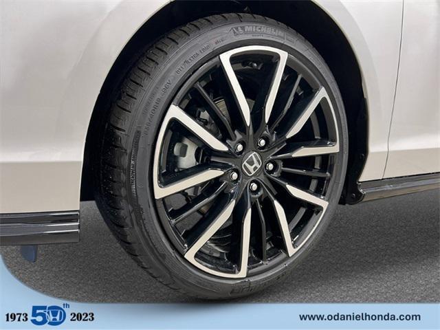 new 2025 Honda Accord Hybrid car, priced at $40,905