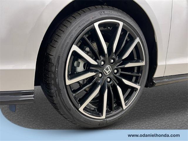 new 2025 Honda Accord Hybrid car, priced at $40,905