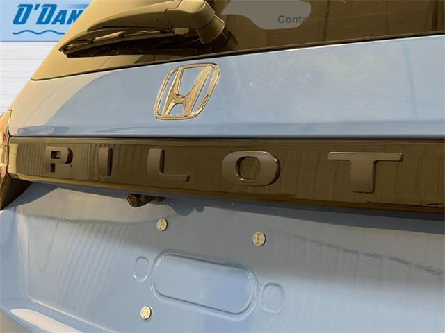 new 2025 Honda Pilot car, priced at $51,830