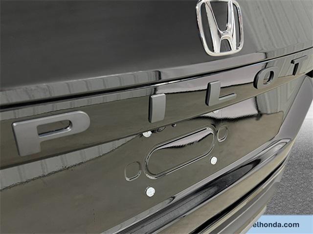 new 2025 Honda Pilot car, priced at $47,050