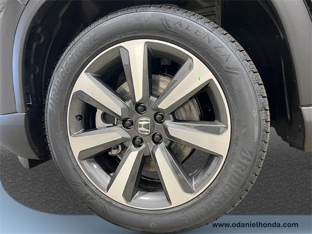 new 2025 Honda Pilot car, priced at $54,530