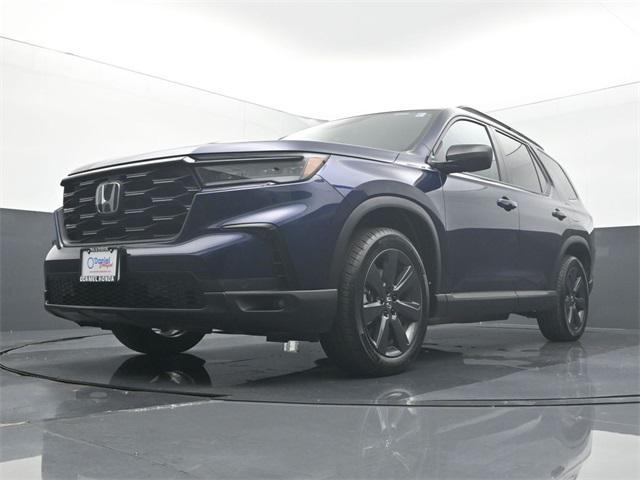 used 2025 Honda Pilot car, priced at $39,988
