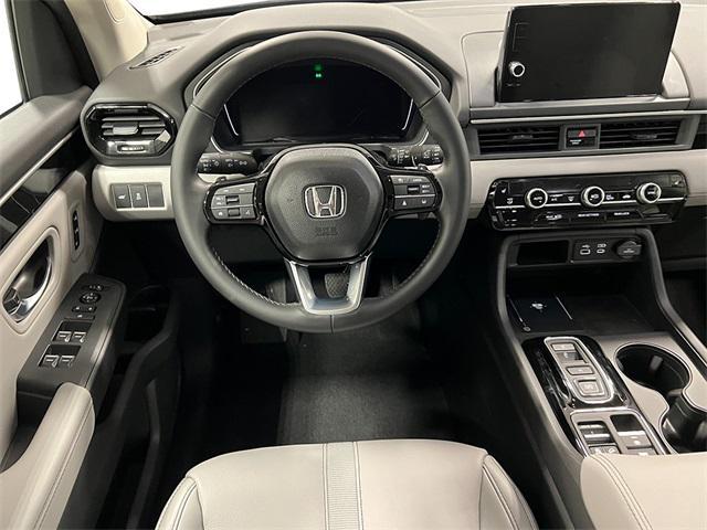 new 2025 Honda Pilot car, priced at $47,505