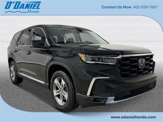 new 2025 Honda Pilot car, priced at $47,050