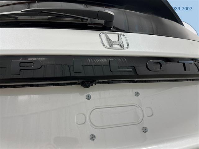 new 2025 Honda Pilot car, priced at $51,305