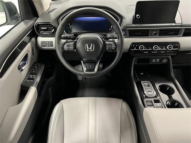 new 2025 Honda Pilot car, priced at $54,530