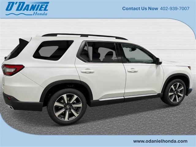 new 2025 Honda Pilot car, priced at $54,985