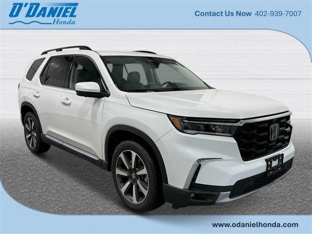 new 2025 Honda Pilot car, priced at $54,985