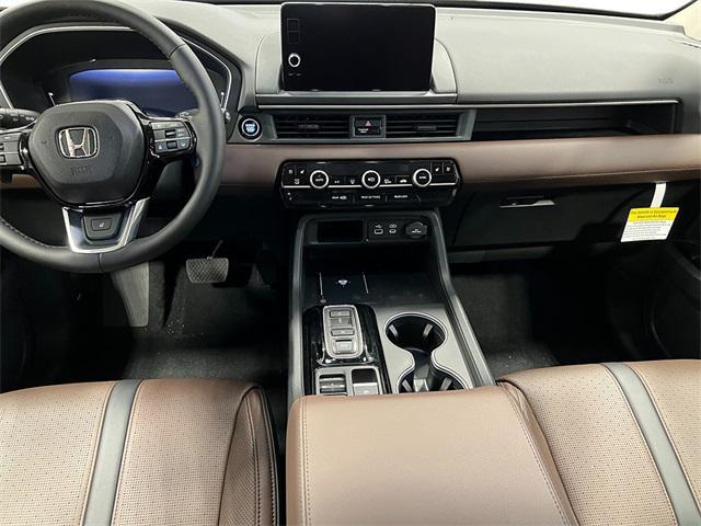 new 2025 Honda Pilot car, priced at $54,985