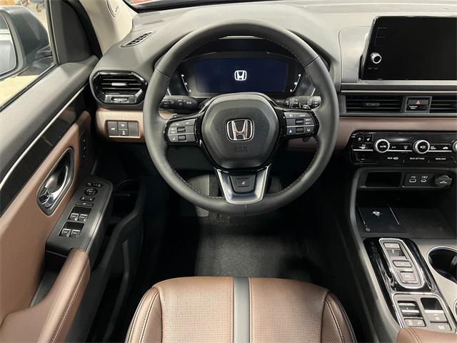 new 2025 Honda Pilot car, priced at $54,985