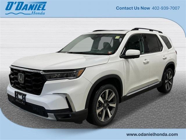 new 2025 Honda Pilot car, priced at $54,985