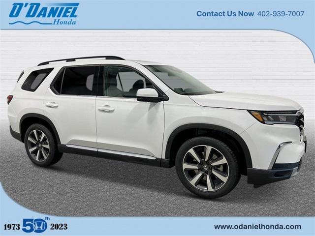 new 2025 Honda Pilot car, priced at $54,985