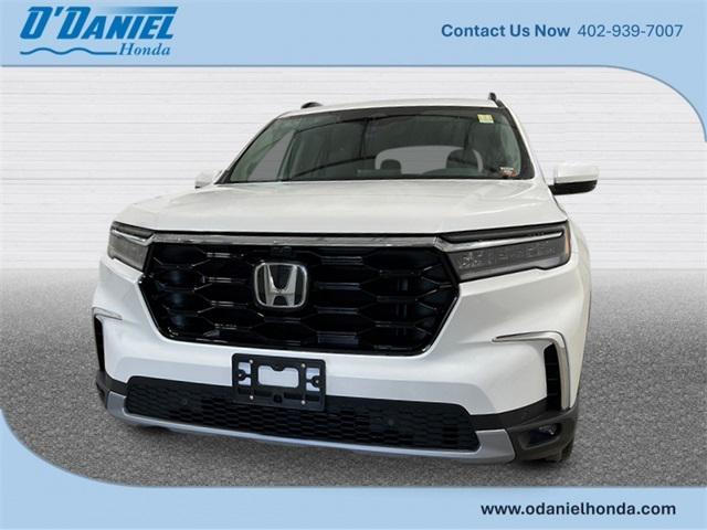 new 2025 Honda Pilot car, priced at $54,985