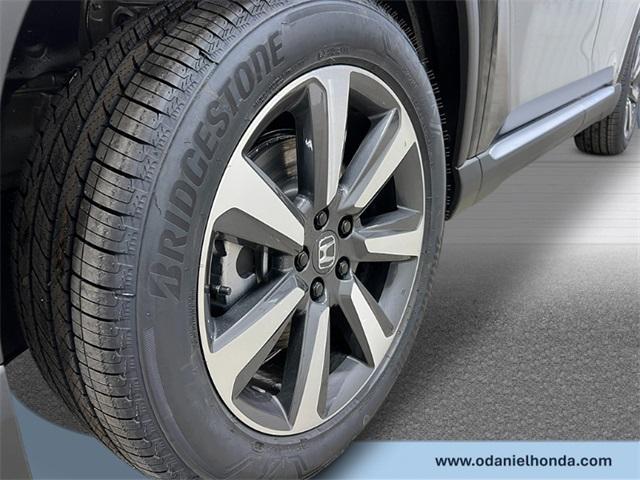 new 2025 Honda Pilot car, priced at $54,530