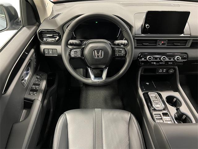 new 2025 Honda Pilot car, priced at $51,050