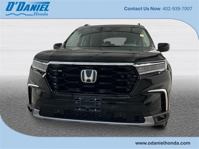 new 2025 Honda Pilot car, priced at $51,050