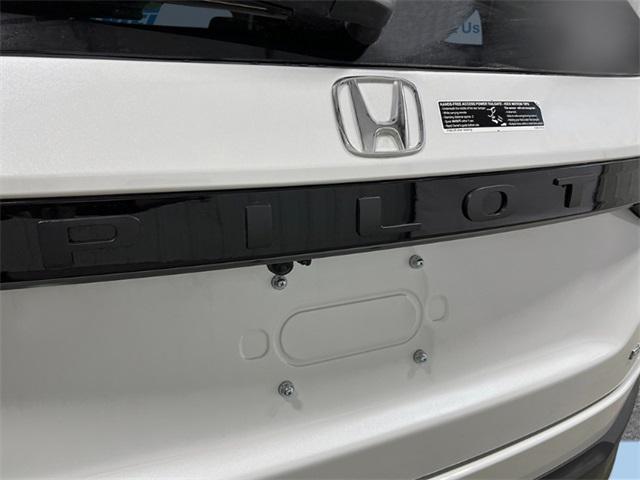 new 2025 Honda Pilot car, priced at $54,985