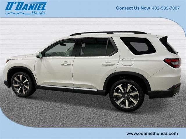 new 2025 Honda Pilot car, priced at $54,985