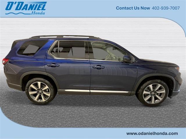 new 2025 Honda Pilot car, priced at $54,575