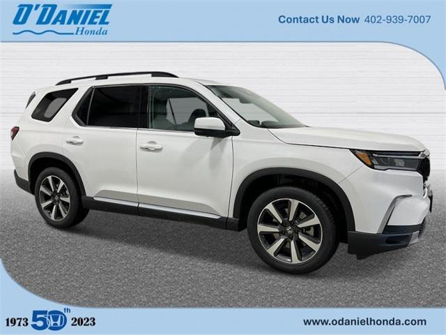 new 2025 Honda Pilot car, priced at $54,985
