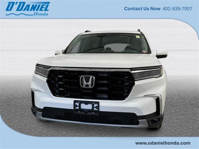 new 2025 Honda Pilot car, priced at $54,985