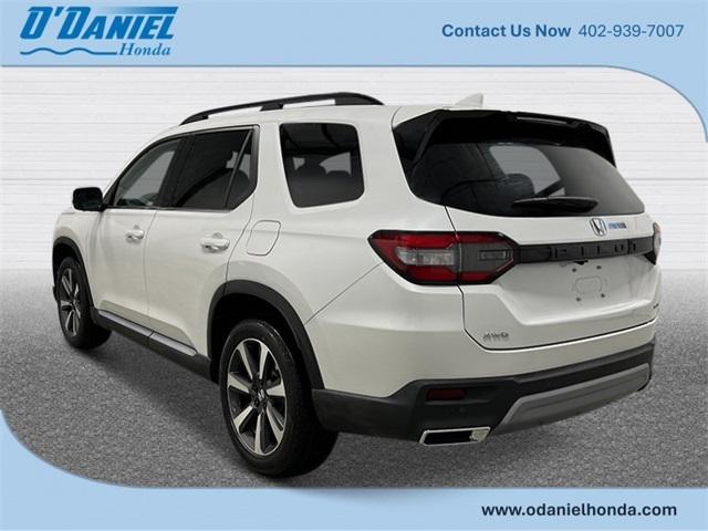 new 2025 Honda Pilot car, priced at $54,985