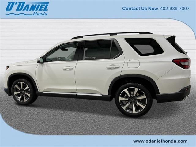 new 2025 Honda Pilot car, priced at $54,985