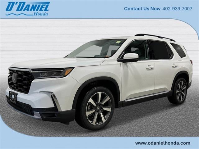 new 2025 Honda Pilot car, priced at $54,985