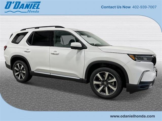 new 2025 Honda Pilot car, priced at $54,985