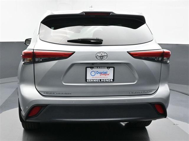 used 2020 Toyota Highlander car, priced at $31,500