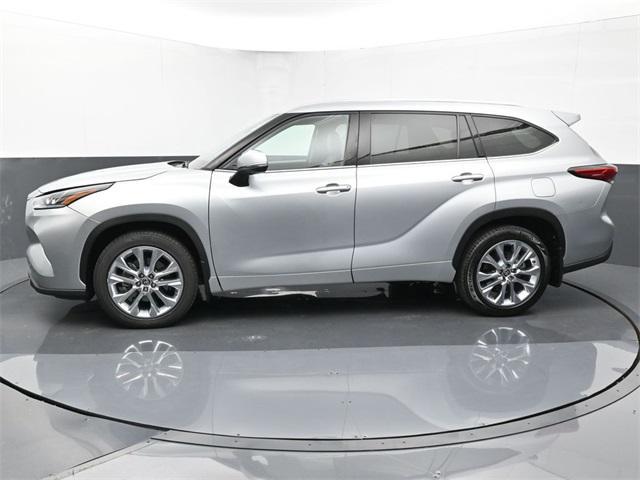 used 2020 Toyota Highlander car, priced at $31,500