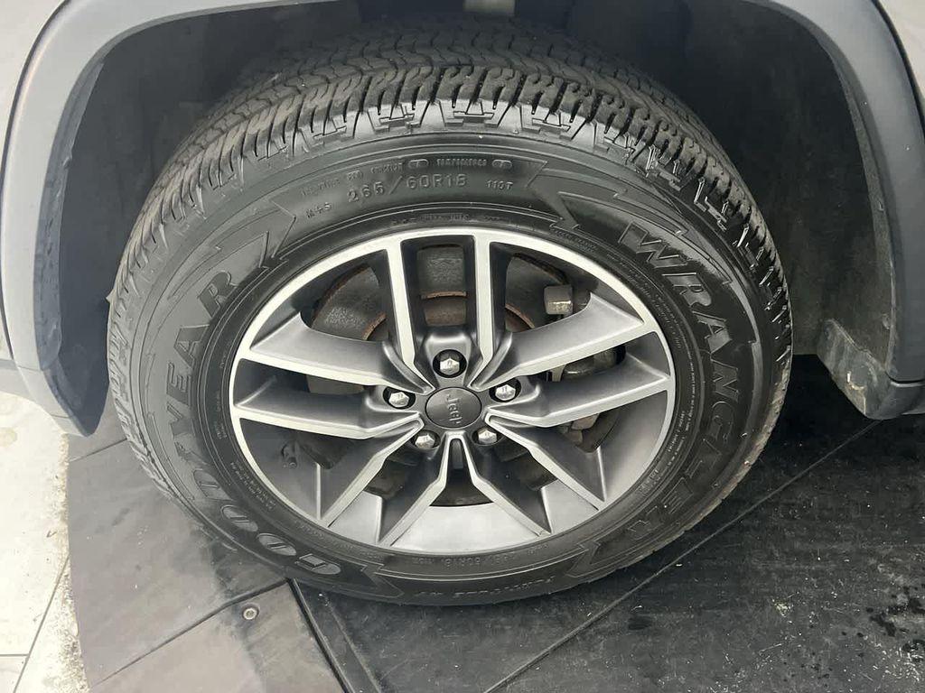 used 2021 Jeep Grand Cherokee car, priced at $21,498