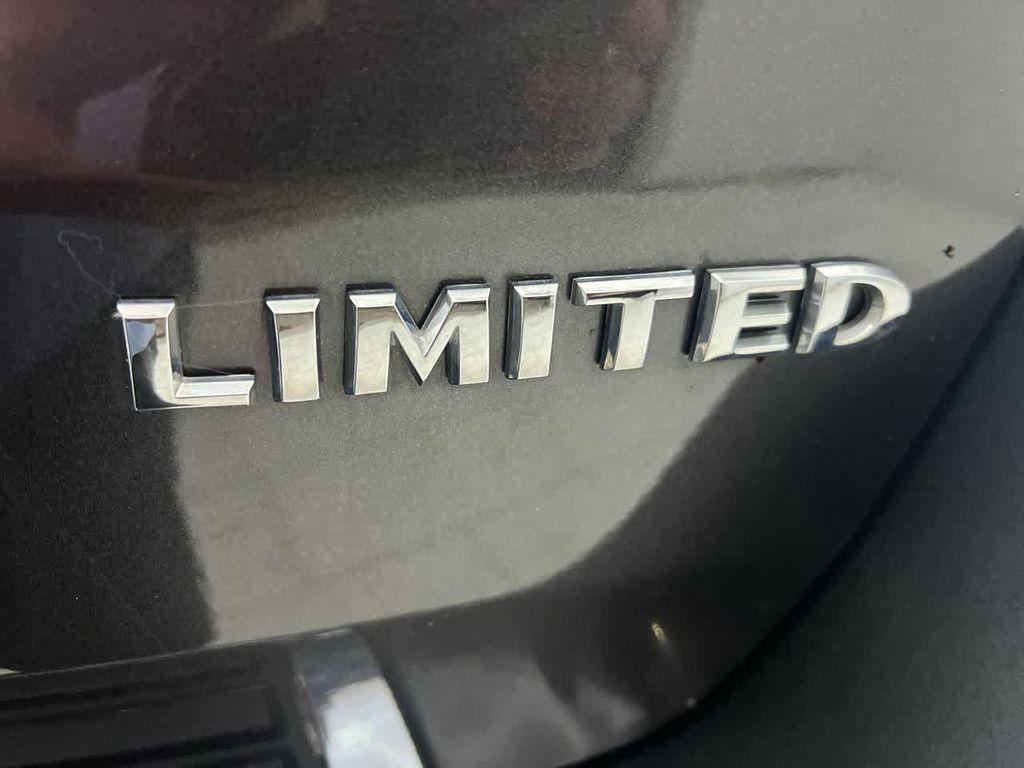 used 2021 Jeep Grand Cherokee car, priced at $21,498