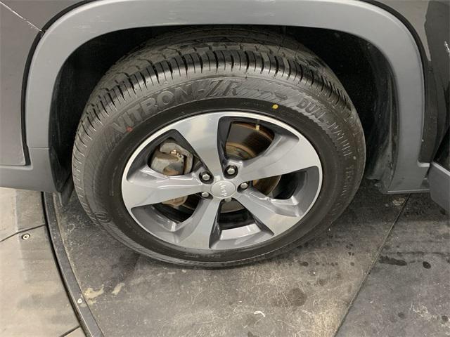 used 2019 Jeep Cherokee car, priced at $16,370