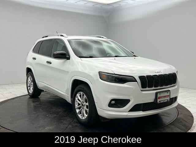 used 2019 Jeep Cherokee car, priced at $15,451