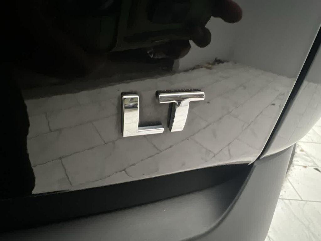 used 2021 Chevrolet Traverse car, priced at $23,075