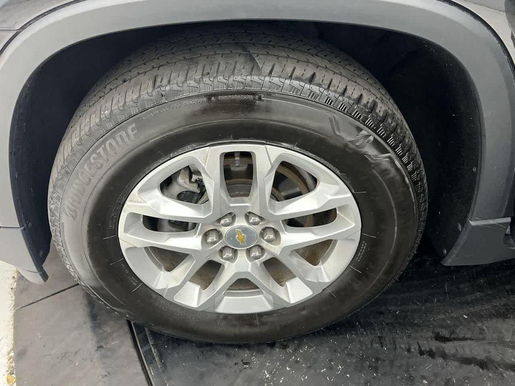 used 2021 Chevrolet Traverse car, priced at $23,075