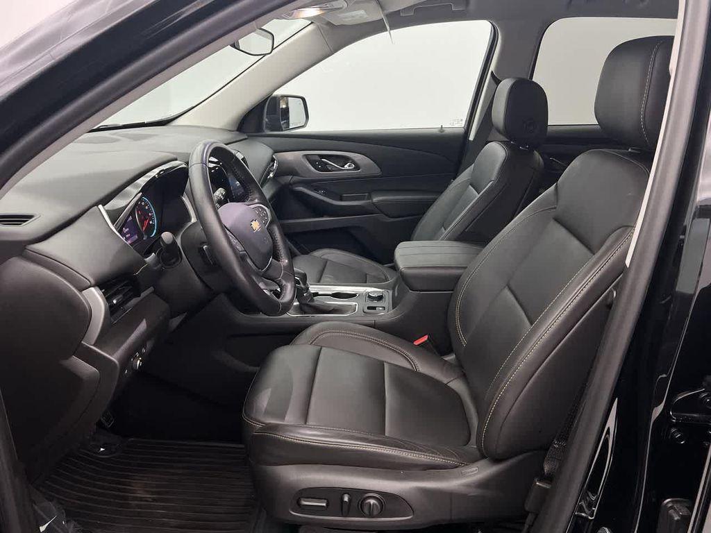 used 2021 Chevrolet Traverse car, priced at $23,075