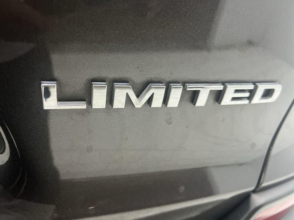 used 2021 Jeep Cherokee car, priced at $21,493