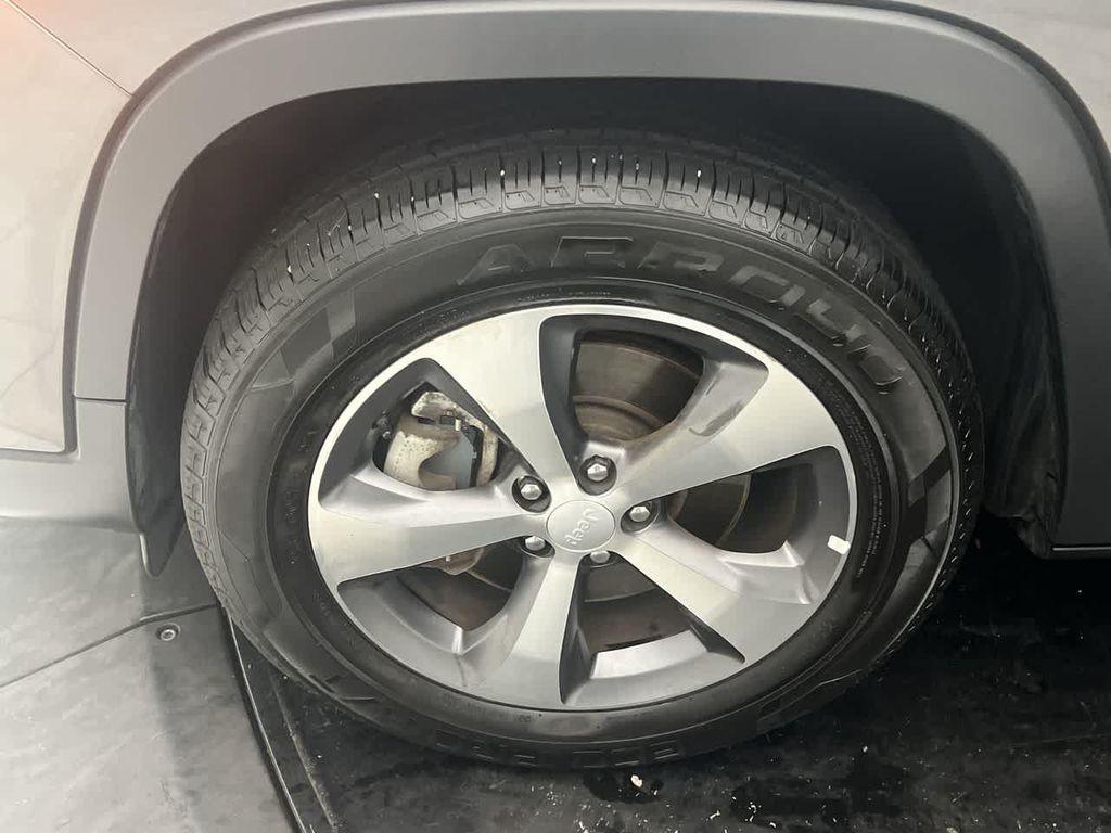 used 2021 Jeep Cherokee car, priced at $21,493