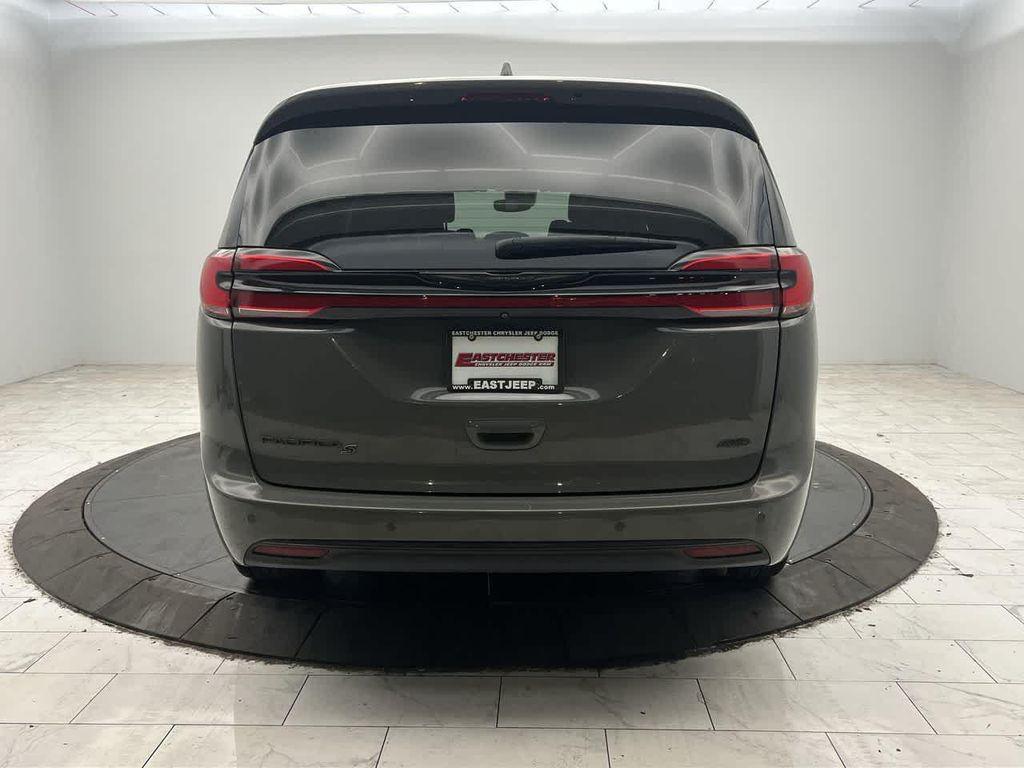 used 2022 Chrysler Pacifica car, priced at $25,996