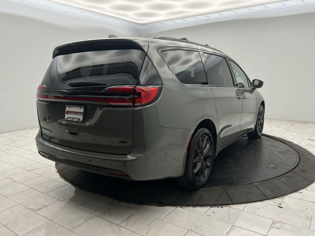 used 2022 Chrysler Pacifica car, priced at $25,996