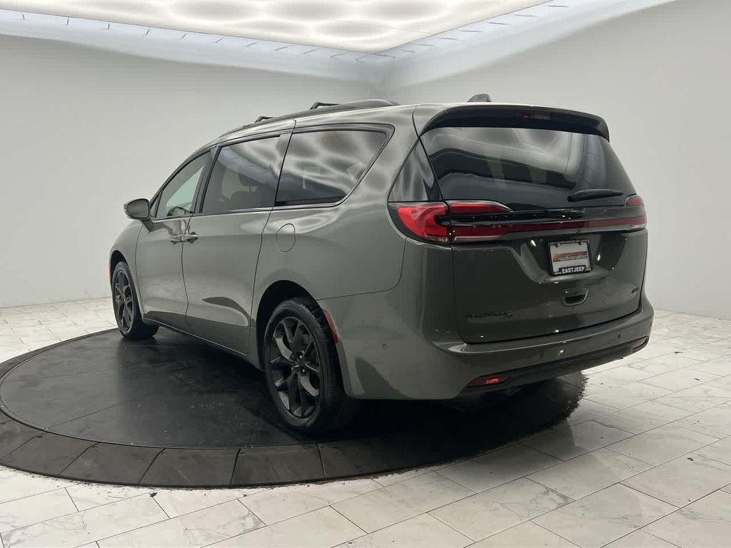 used 2022 Chrysler Pacifica car, priced at $25,996