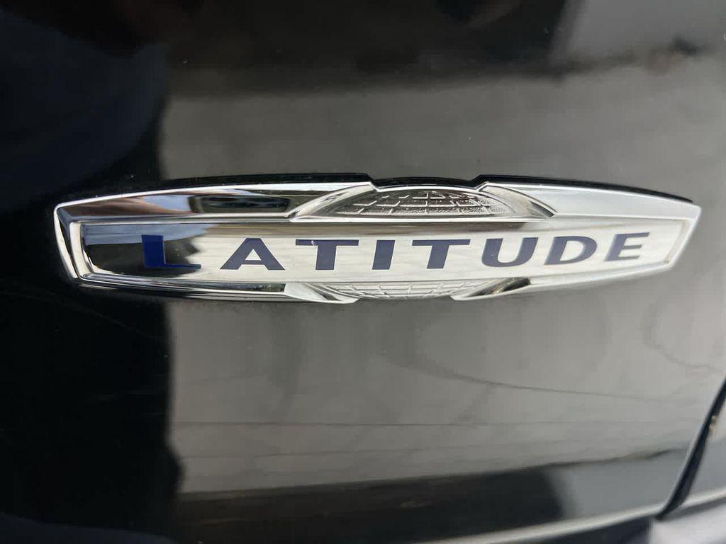 used 2019 Jeep Cherokee car, priced at $13,714