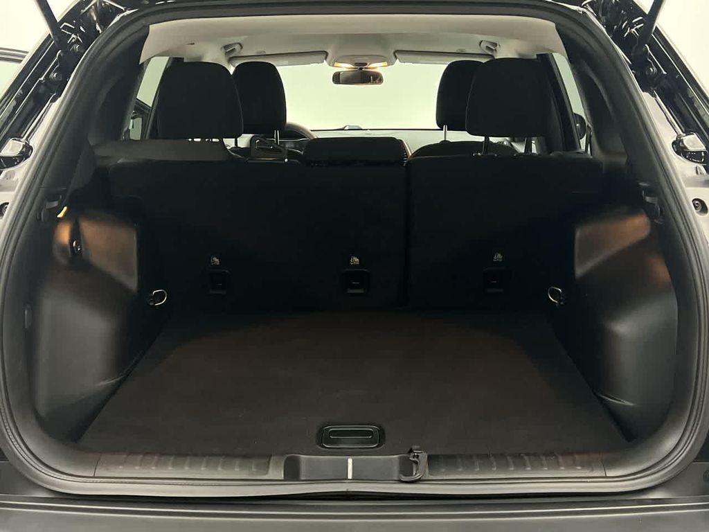 used 2019 Jeep Cherokee car, priced at $13,714