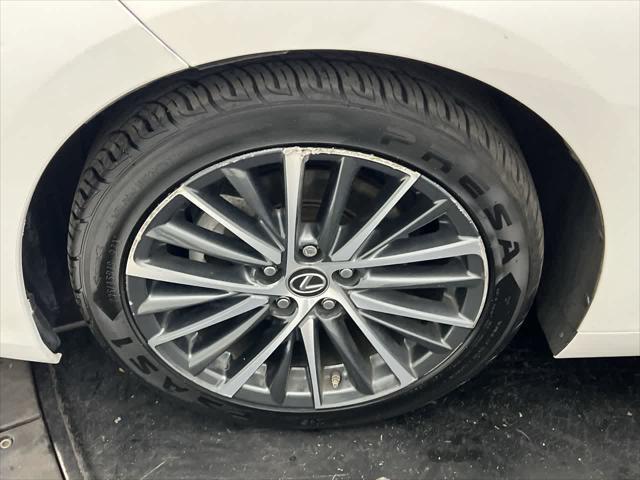 used 2022 Lexus ES 300h car, priced at $33,998