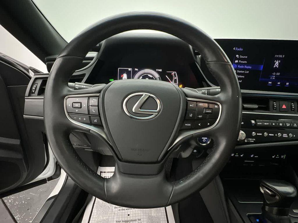 used 2022 Lexus ES 300h car, priced at $31,885