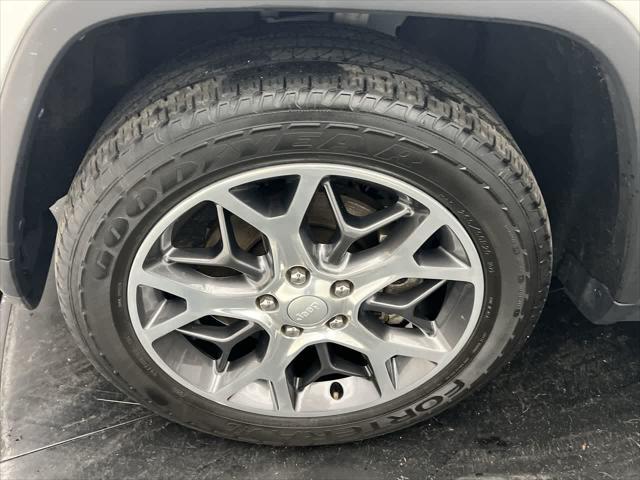 used 2022 Jeep Grand Cherokee car, priced at $27,577